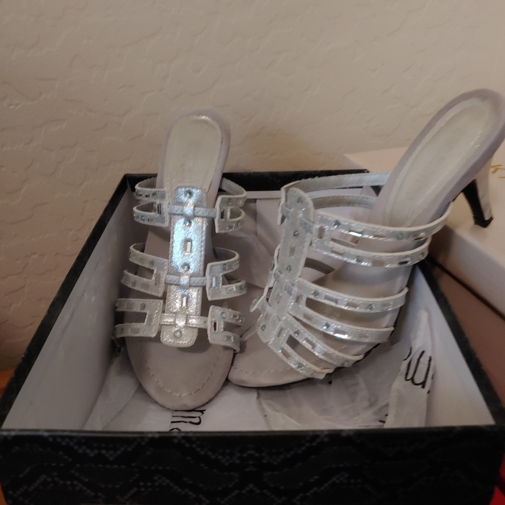 Silver w/rhinestone evening sling heel